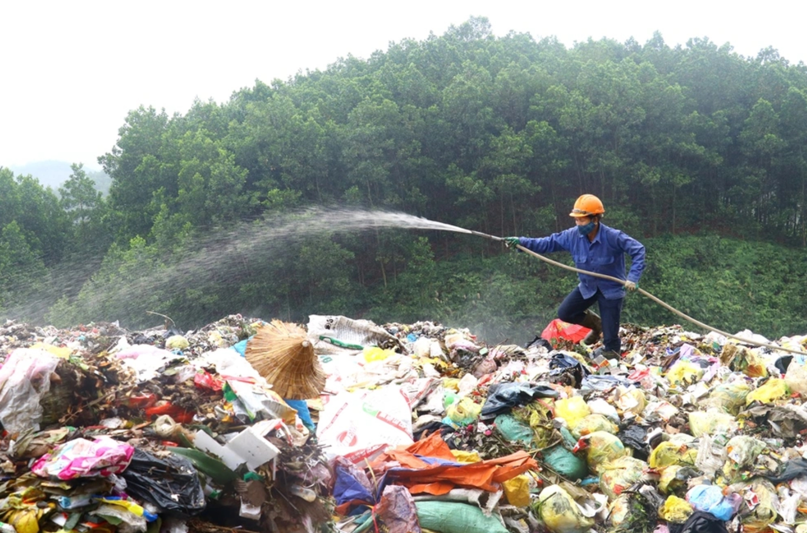 Rác thải ô nhiễm
